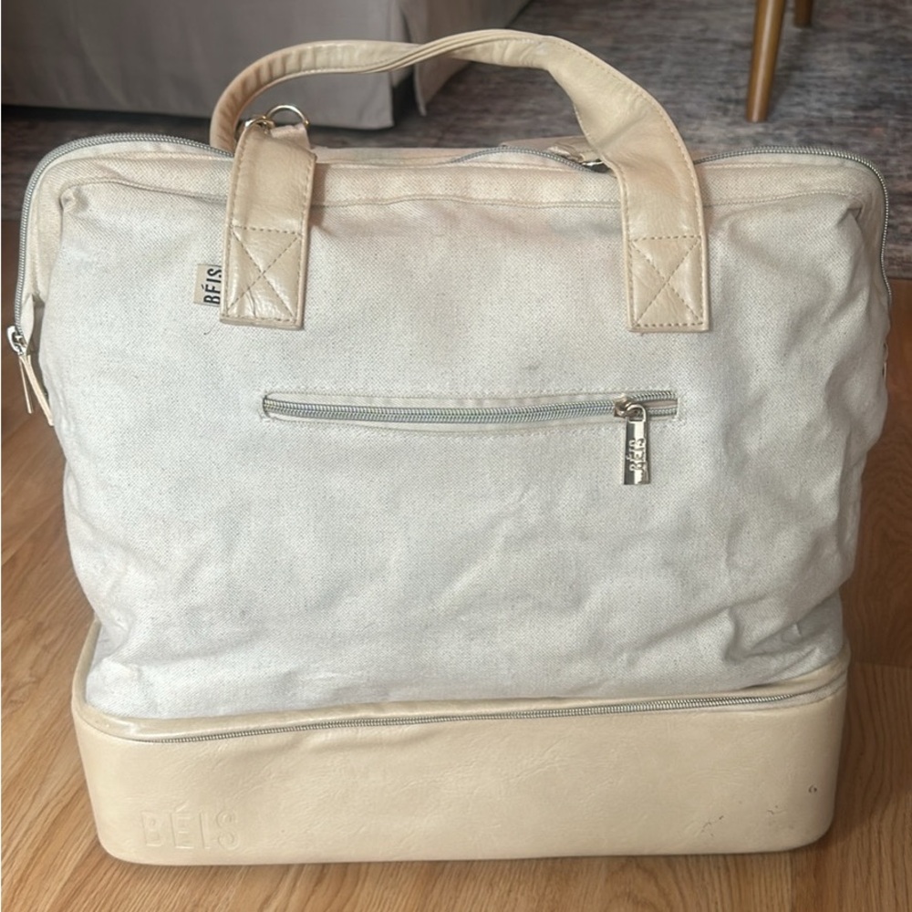 BEIS Cream and Tan Travel Bag